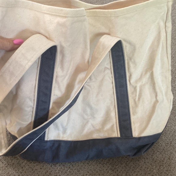 Disney 1971 tote - Picture 3 of 3